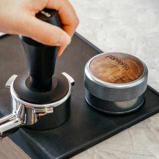 Sopresta Premium Kalibreret Tamper med Leveler 54mm (Passer til Sage)