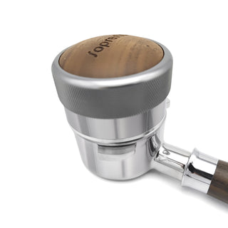 Sopresta Premium 58mm Kaffefordeler med Valnød på håndtag